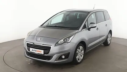 Grau Gebraucht 2015 Peugeot 5008 Allure Van / Kleinbus | 12.970 €
