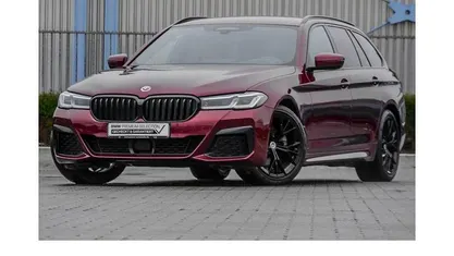 Rot Gebraucht 2022 BMW 520 M Sport Kombi | 35.990 € (Fairer Preis)