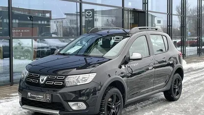Schwarz Gebraucht 2017 Dacia Sandero Prestige Limousine | 7.990 € (Fairer Preis)