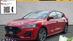 Fantastic red metallic Neu 2025 Ford Focus ST-Line Limousine | 27.999 € (Superpreis)