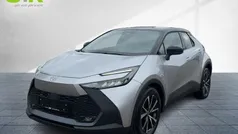 Shimmering silver metallic / dach schwarz (schwarz (schwarz) Neu 2025 Toyota C-HR Team SUV | 35.980 € (Fairer Preis)