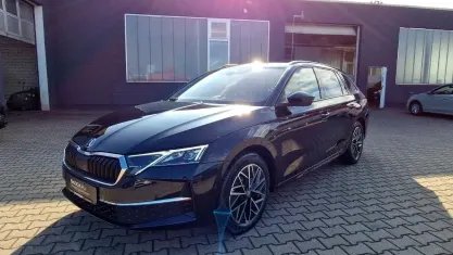 Gebraucht Skoda Octavia Tour 150 PS (110 kW) 2025 Schwarzmagic perleffekt Kombi