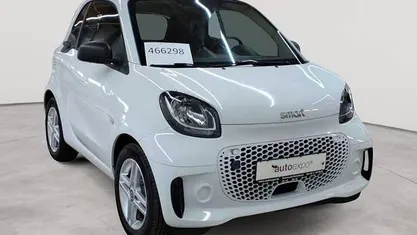 Gebraucht Smart ForTwo Coupé 60 kW (82 PS) 2022 Tridion sicherheitszelle in weiß Coupé