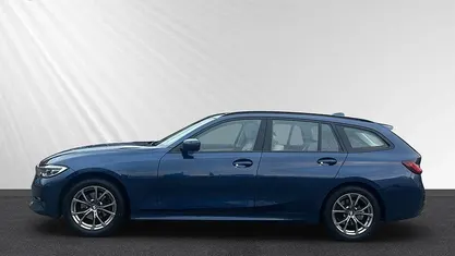Blau Gebraucht 2021 BMW 320 Sport Line Kombi | 26.480 € (Fairer Preis)