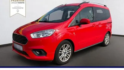 Gebraucht Ford Tourneo Courier Titanium 101 PS (74 kW) 2018 Rot Van / Kleinbus