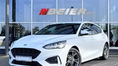 Gebraucht 2022 Ford Focus ST-Line Limousine | 20.591 € (Guter Preis)