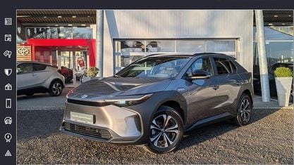 Usata Toyota bZ4X Comfort 150 kW (204 CV) 2023 Argento SUV