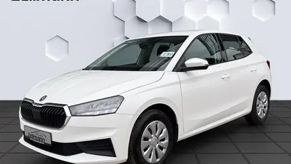 Weiss Gebraucht 2022 Skoda Fabia Active Limousine | 14.430 € (Fairer Preis)