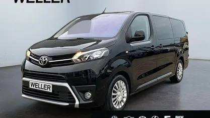 Schwarz Gebraucht 2024 Toyota Proace Verso Team Kombi | 42.245 € (Fairer Preis)