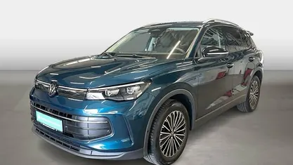 Second-hand VW Tiguan Life 131 CP (96 kW) 2025 Albastru SUV