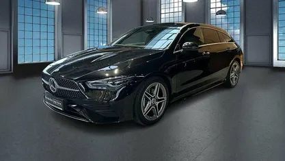 Schwarz Gebraucht 2024 Mercedes CLA180 Shooting Brake AMG Kombi | 30.970 € (Fairer Preis)