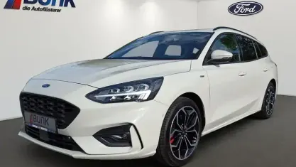 Gebraucht Ford Focus ST-Line 155 PS (114 kW) 2022 Metropolis weiss met Kombi