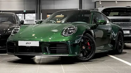 Gruen Neu 2025 Porsche 911 Carrera 4S Coupé | 194.975 € (Fairer Preis)