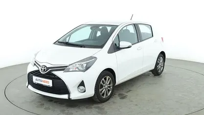 Weiß Gebraucht 2017 Toyota Yaris Edition-S Limousine | 10.180 € (Fairer Preis)