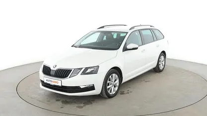 Weiß Gebraucht 2020 Skoda Octavia Tour Kombi | 18.400 € (Superpreis)