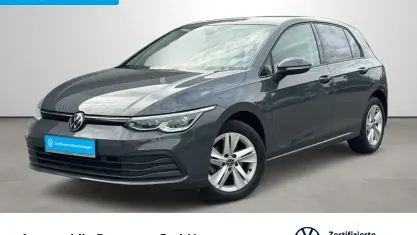 Gebraucht VW Golf VIII Life 131 PS (96 kW) 2023 Grau Limousine