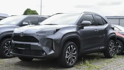Gebraucht Toyota Yaris Cross 131 PS (96 kW) 2026 Marlin grau SUV
