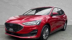 Fantastic red metallic Gebraucht 2024 Ford Focus Titanium Limousine | 22.490 € (Guter Preis)