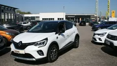 Weiß (perlmuttweiß mit schwarzem dach) Gebraucht 2021 Renault Captur Bose Edition SUV | 19.490 € (Fairer Preis)