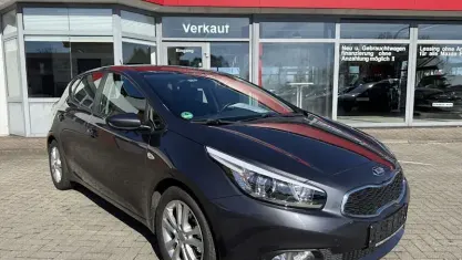 Gebraucht Kia Ceed Vision 100 PS (73 kW) 2015 Grau Kleinwagen