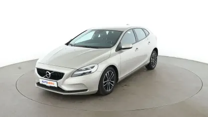 Gebraucht Volvo V40 Momentum 122 PS (89 kW) 2017 Braun Kombi