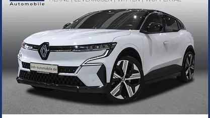 Weiß Gebraucht 2022 Renault Megane E-Tech Iconic Limousine | 26.555 € (Fairer Preis)