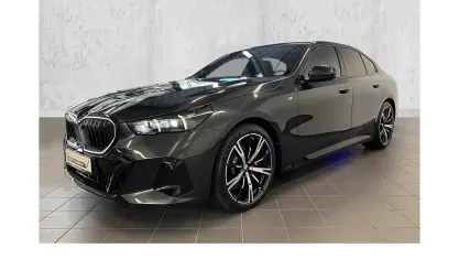 Gebraucht BMW 520 M Sport 197 PS (144 kW) 2025 Grau Limousine