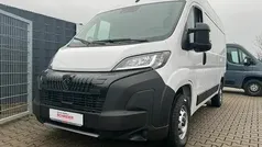 Eisweiss Gebraucht 2024 Peugeot Boxer Van | 26.880 € (Guter Preis)