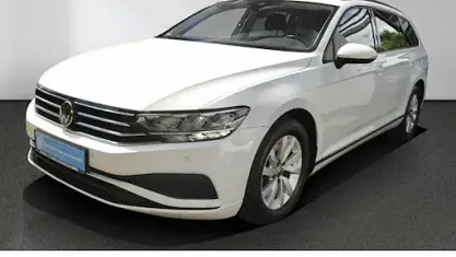 Gebraucht VW Passat Basis 150 PS (110 kW) 2023 Weiß Kombi