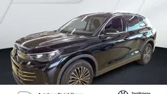 Deep black perleffekt (schwarz) Gebraucht 2024 VW Tiguan Elegance SUV | 36.445 € (Fairer Preis)