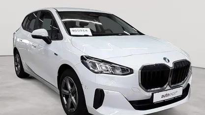 Gebraucht BMW 230e Active Tourer Performance 150 PS (110 kW) 2023 Alpinweiß Van / Kleinbus