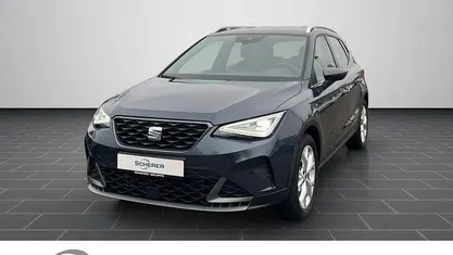 Grau (metallic) Gebraucht 2023 Seat Arona FR SUV | 23.680 € (Fairer Preis)
