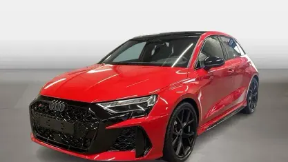 Gebraucht Audi RS3 Sport 400 PS (294 kW) 2026 Rot Limousine