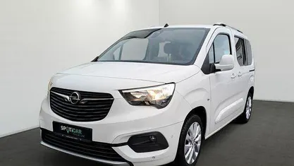 Gebraucht 2020 Opel Combo Life Ultimate Van / Kleinbus | 16.895 € (Fairer Preis)