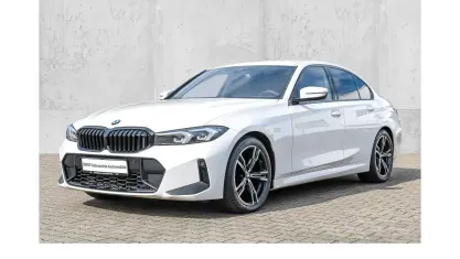 Gebraucht BMW 320 M Sport 184 PS (135 kW) 2023 Weiß Limousine