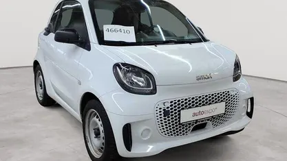 Gebraucht Smart ForTwo Coupé 60 kW (82 PS) 2022 Tridion sicherheitszelle in weiß Coupé