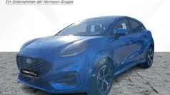 Desert island blue (pn4fz) ( Neu 2025 Ford Puma ST-Line Limousine | 27.288 € (Fairer Preis)