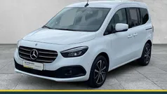 Weiß Gebraucht 2023 Mercedes 180 Edition Limousine | 27.890 € (Guter Preis)