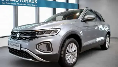 Gebraucht VW T-Roc Life 150 PS (110 kW) 2023 Silber SUV