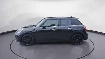 Gebraucht Mini Cooper Classic 136 PS (100 kW) 2023 Schwarz Kleinwagen