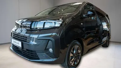 Usata Opel Zafira Life Design Edition 179 CV (131 kW) 2026 Grigio Monovolume