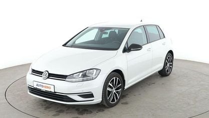 Gebraucht VW Golf VII Comfortline 116 PS (85 kW) 2019 Weiß Limousine