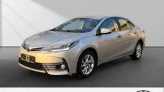 Silber Gebraucht 2016 Toyota Corolla Edition Limousine | 16.990 € (Etwas zu teuer)