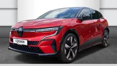 Dezirrot metallic, black pearlschwarz metallic (rot) Gebraucht 2024 Renault Mégane Techno Limousine | 34.990 € (Fairer Preis)