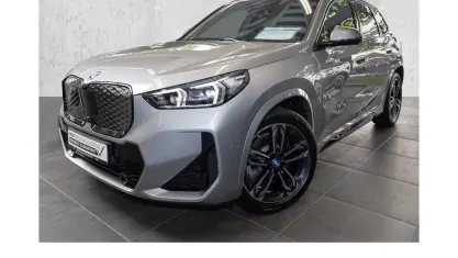 Gebraucht BMW iX1 M Sport 230 kW (313 PS) 2024 Spacesilber SUV