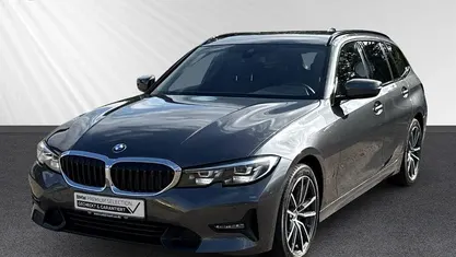 Grau Gebraucht 2022 BMW 320 Sport Line Kombi | 27.468 € (Guter Preis)