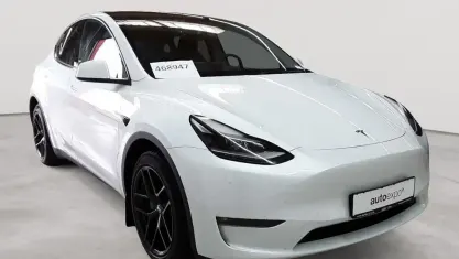 Gebraucht Tesla Model Y 378 kW (514 PS) 2023 Pearl white multicoat SUV