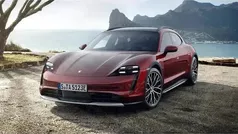 Rot Gebraucht 2022 Porsche Taycan 4S Cross Turismo Limousine | 66.890 € (Guter Preis)
