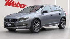 Grau Gebraucht 2016 Volvo V60 CC Summum Kombi | 19.890 € (Teuer)