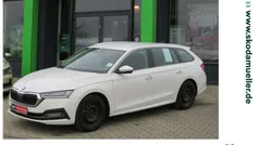 Weiß (candyweiss) Gebraucht 2022 Skoda Octavia Style Kombi | 18.890 € (Fairer Preis)